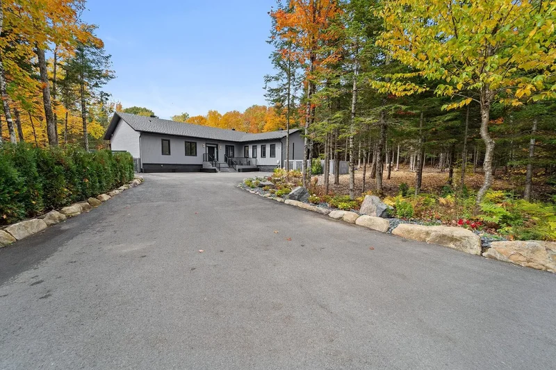 44 Ch. d'Estérel, Estérel, QC J0T1E0, Estérel, Quebec, Canada. - Photo 9
