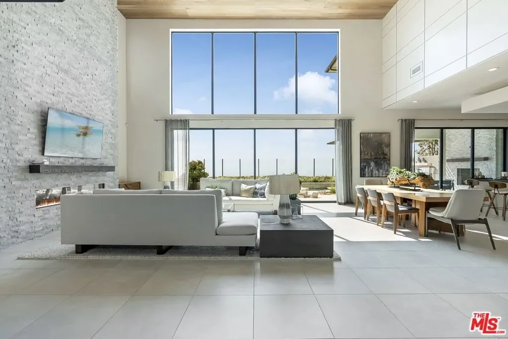 20378 W Marlow Lane, Los Angeles, California, United States. - Photo 23