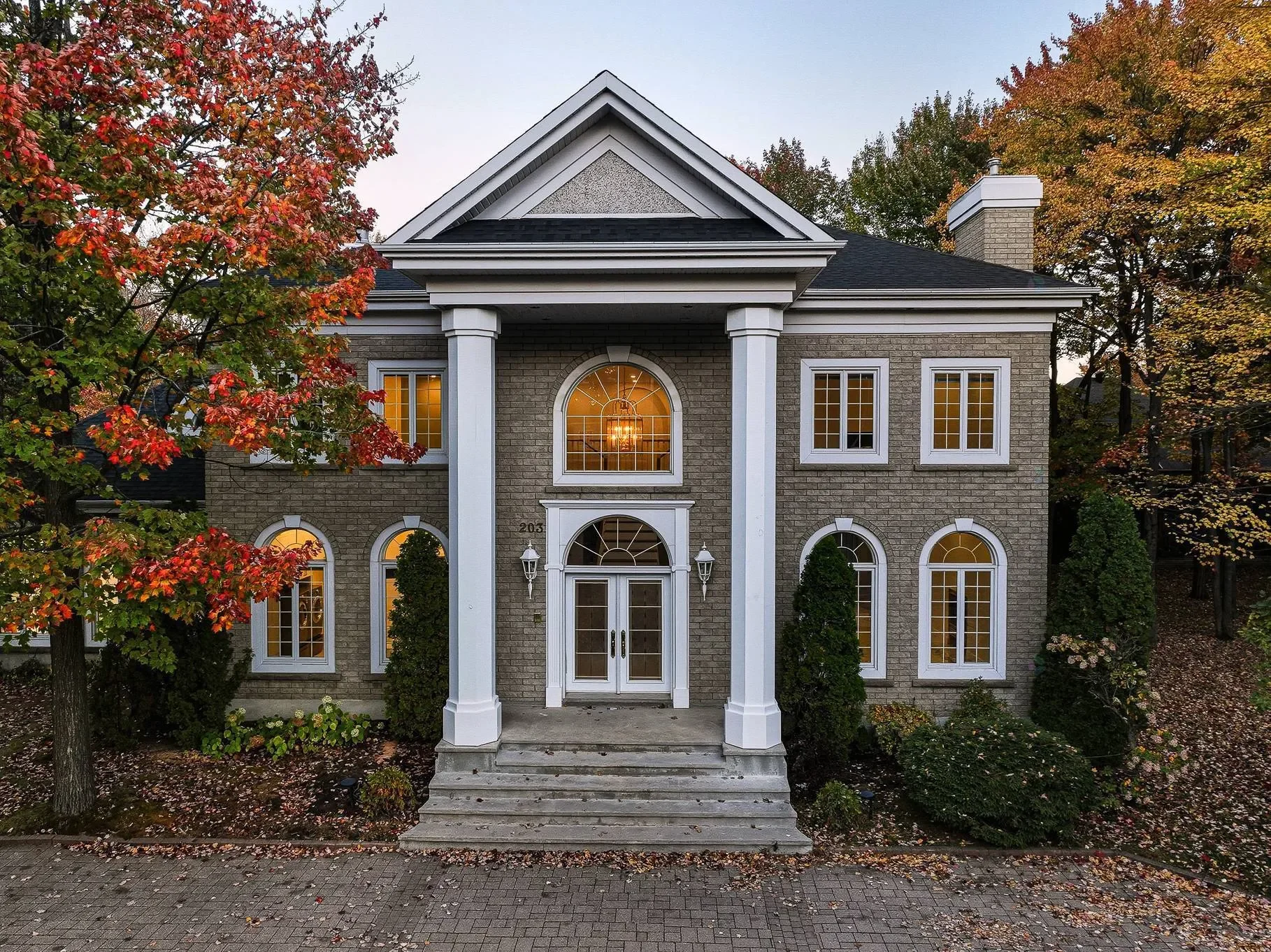 Exterior photo 2