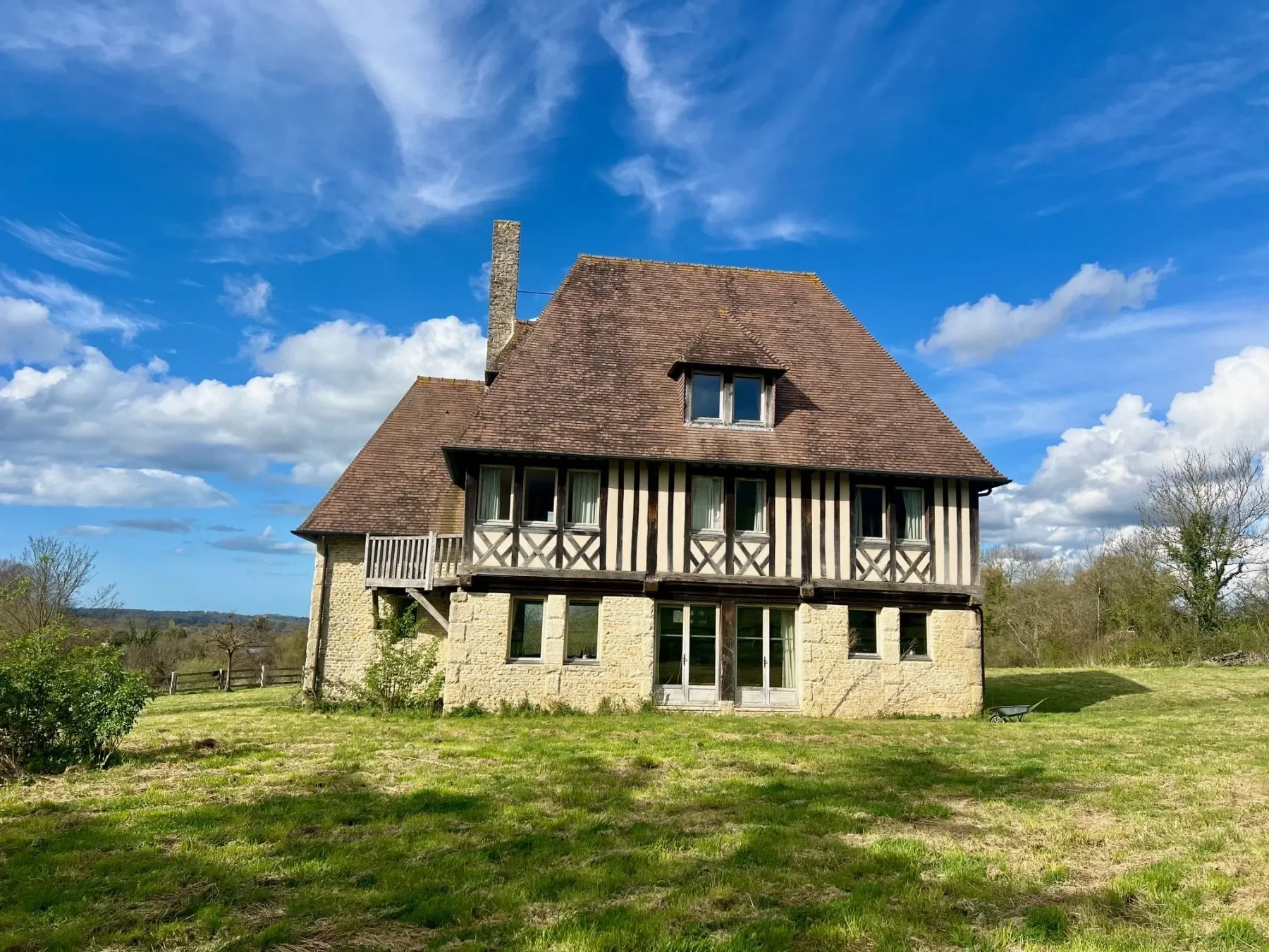Exterior photo 6