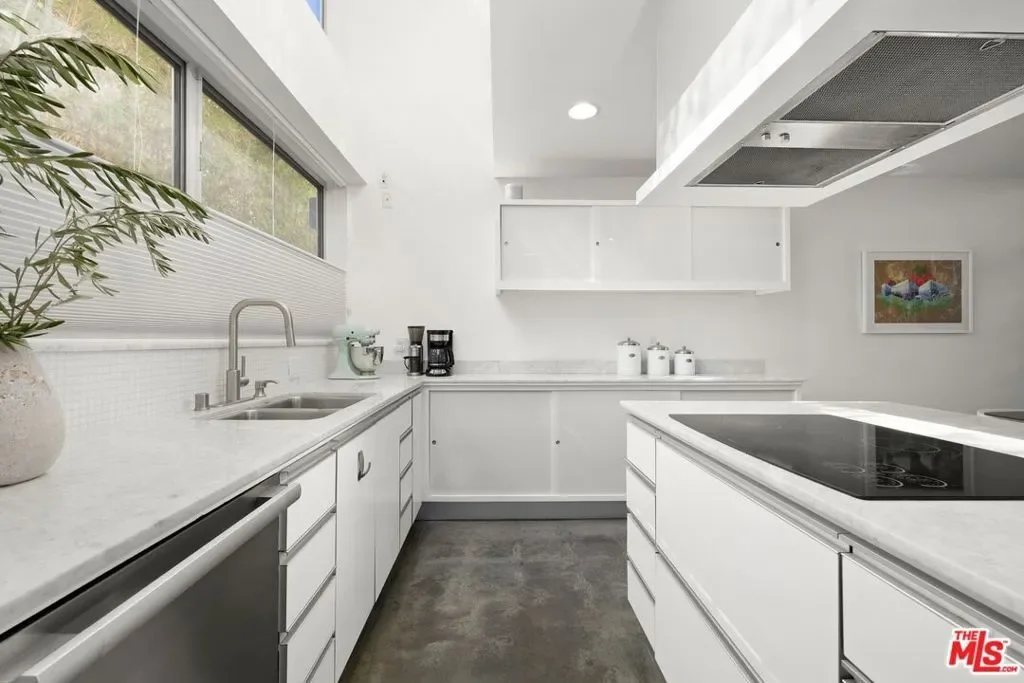 950 N Orange Grove Avenue 2, Los Angeles, California, United States. - Photo 16