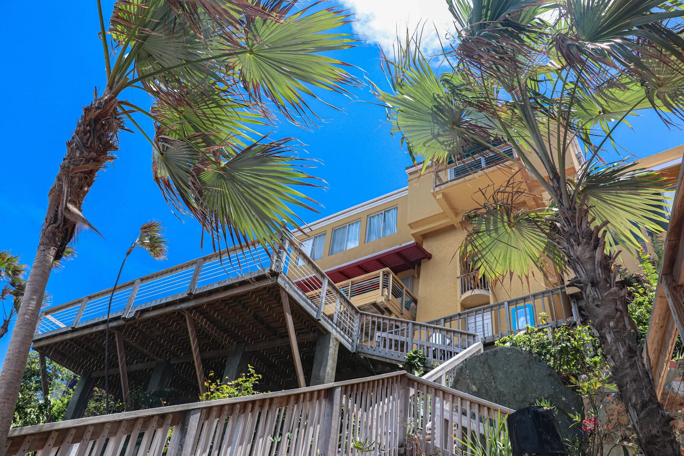 Exterior photo 10