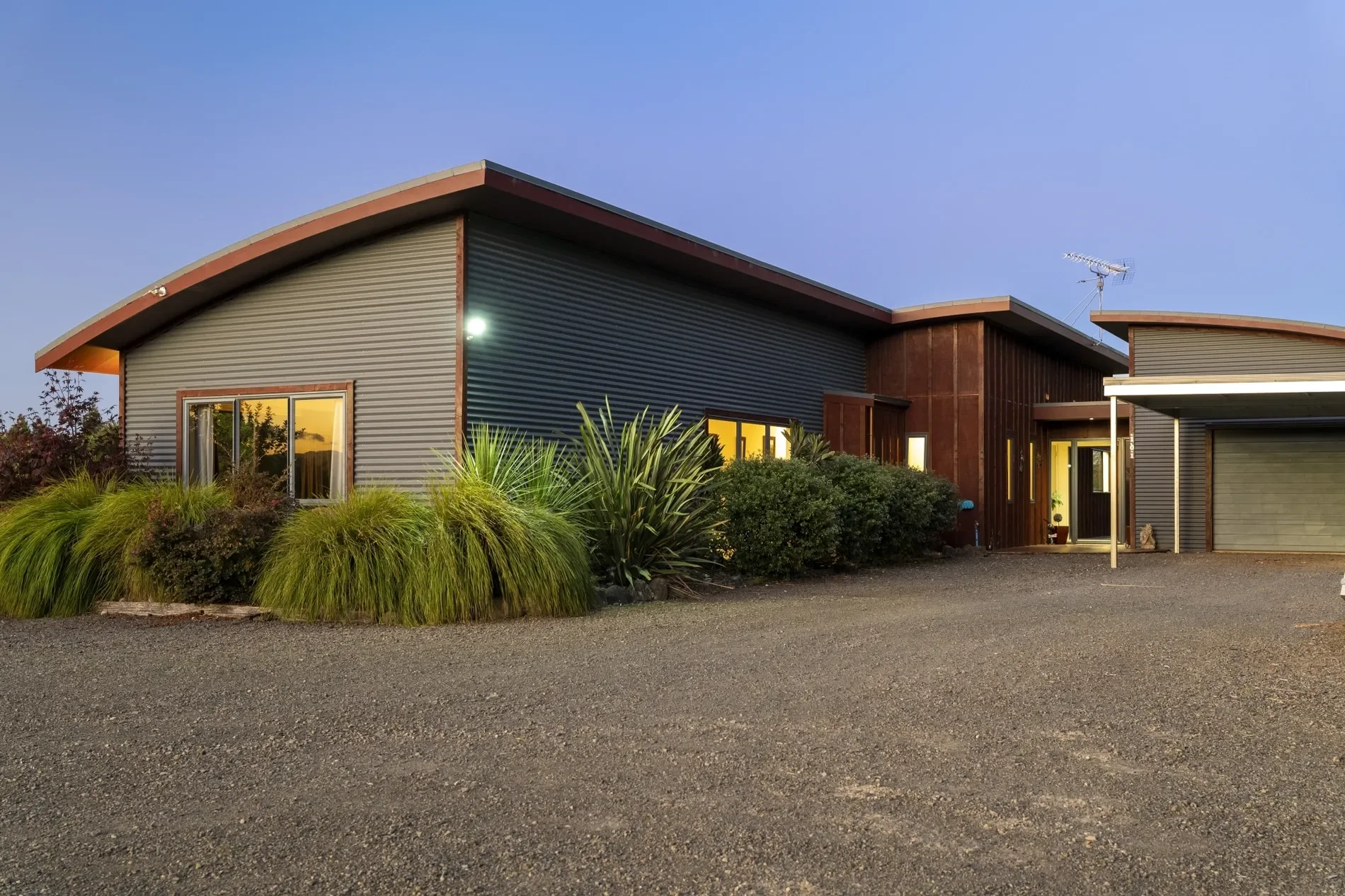 Exterior photo 5