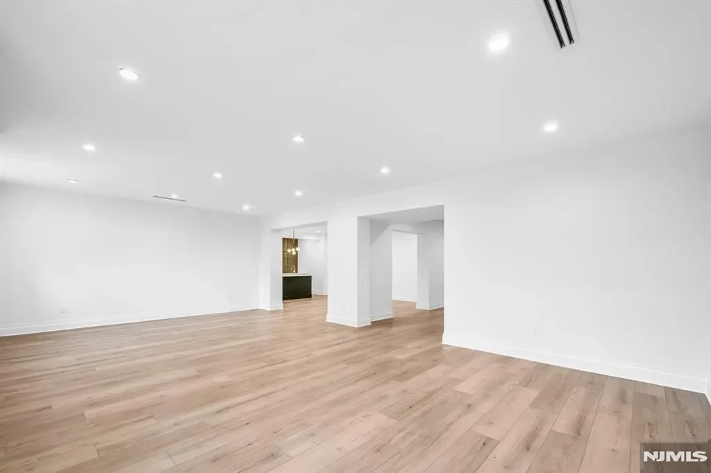 121 Jacquelin Avenue, Ho-Ho-Kus, New Jersey, United States. - Photo 38