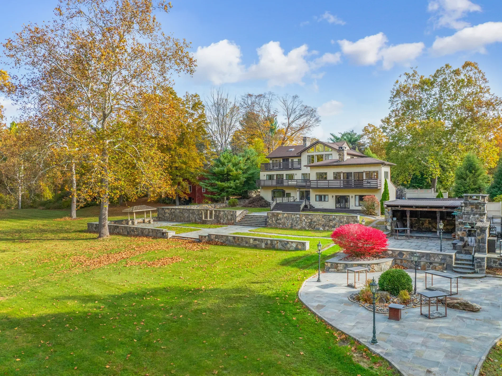 262 Lyons Plain Road, Weston, CT 06883, Weston, Connecticut, United States. - Photo 2
