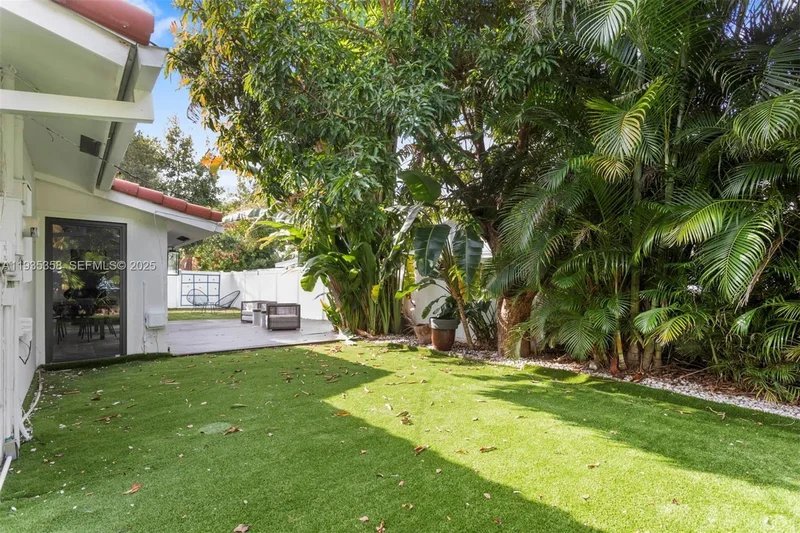 715 NE 25th Ave, Hillsboro Beach, Florida, United States. - Photo 34
