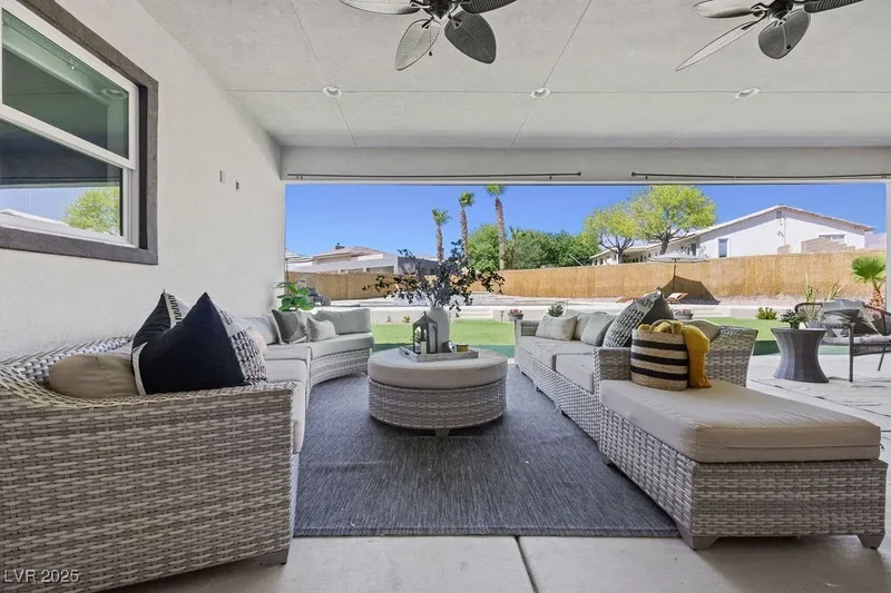 5865 Egan Crest Drive, Las Vegas, Nevada, United States. - Photo 68