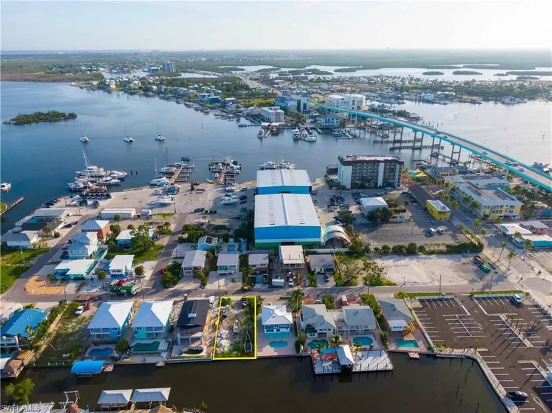 914 3rd ST, Fort Myers Beach, Florida, United States. - Photo 7