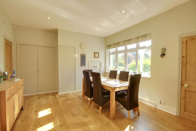41 Lucastes Avenue, Haywards Heath, RH16 1JU, Haywards Heath, England, United Kingdom. - Photo 18