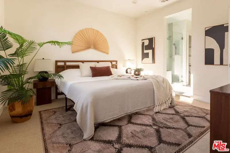 129 S Cessna Lane, Los Angeles, California, United States. - Photo 20