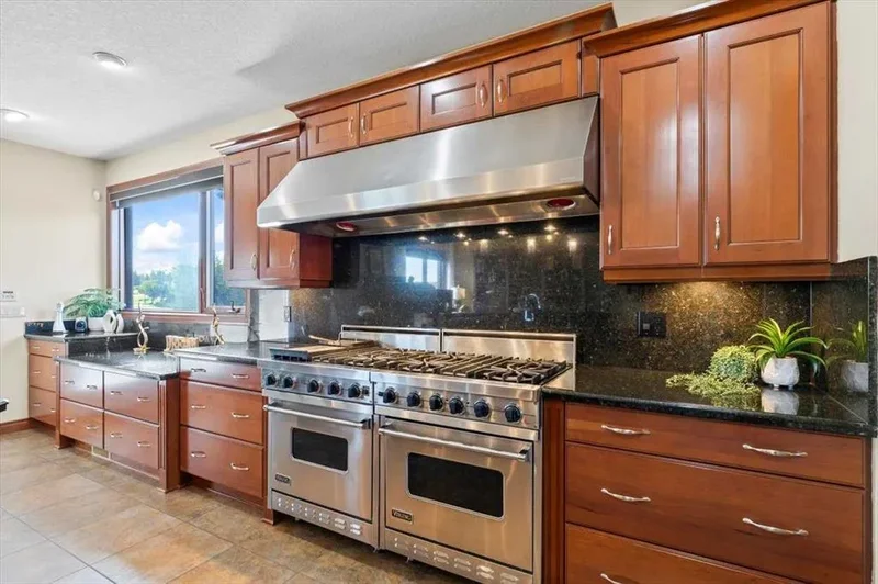 244094 Partridge PL, Rural Rocky View County, AB, T3Z3M2, CANADA, Calgary, Alberta, Canada. - Photo 7
