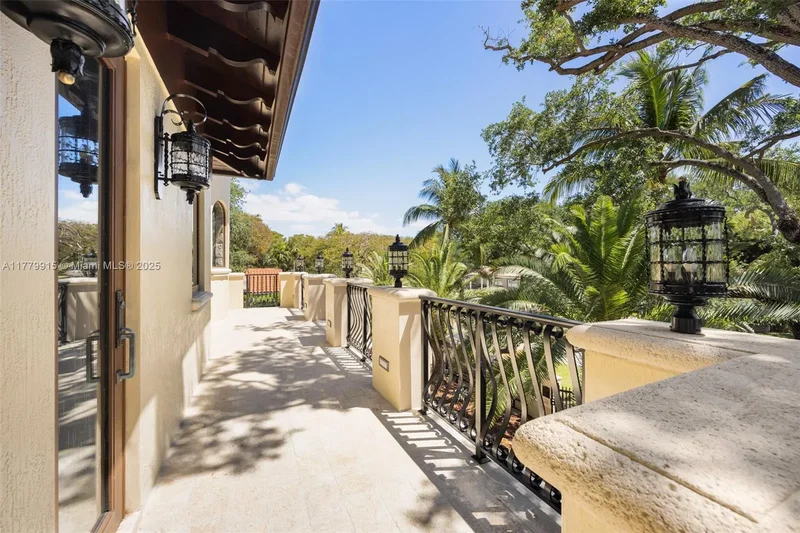 6016 Leonardo St, Coral Gables, Florida, United States. - Photo 35