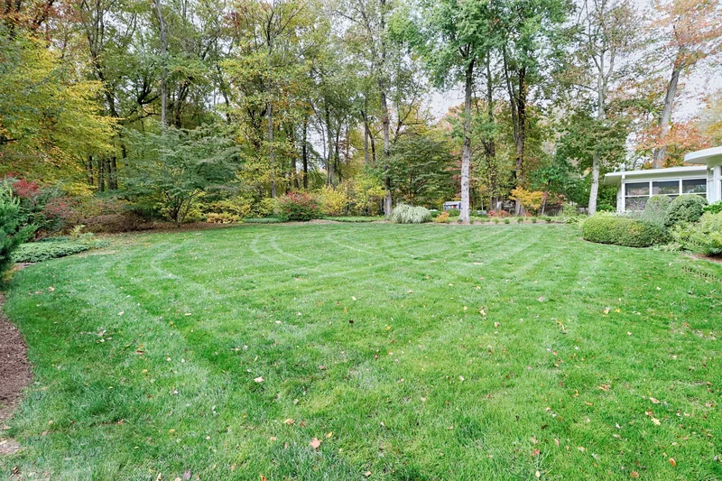 947 Galloping Hill Road, Fairfield, CT 06824, Fairfield, Connecticut, United States. - Photo 36