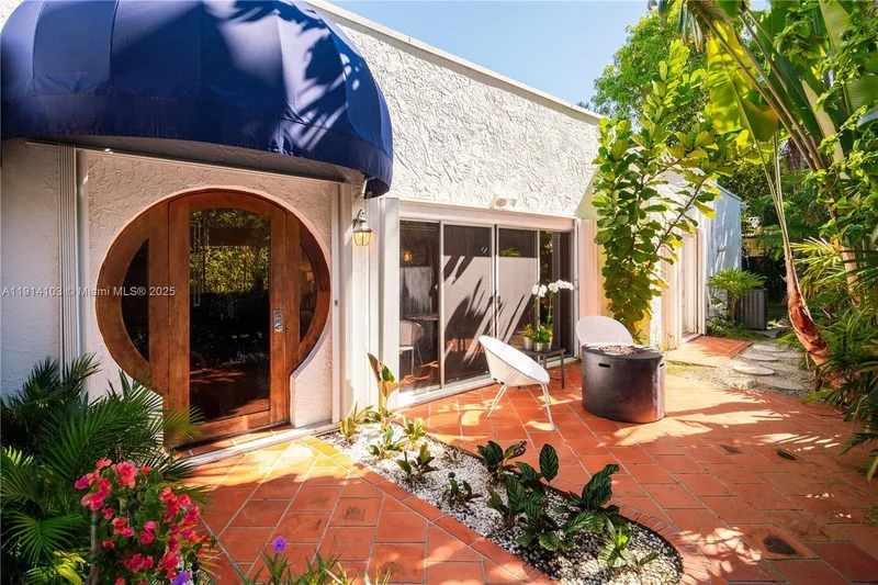 3765 Carmen Ct, Miami, Florida, United States. - Photo 2