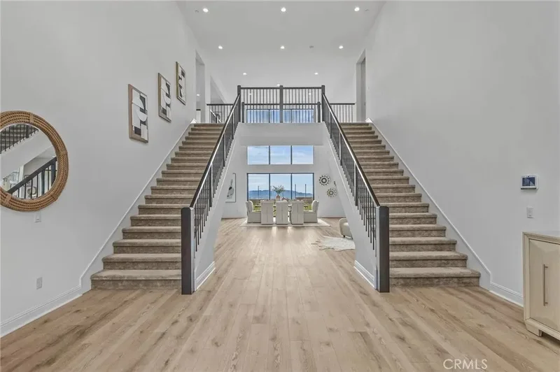 20268 W Albion Way, Los Angeles, California, United States. - Photo 6