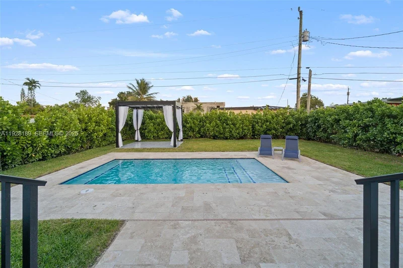 2735 SW 65th Ave, Miami, Florida, United States. - Photo 1