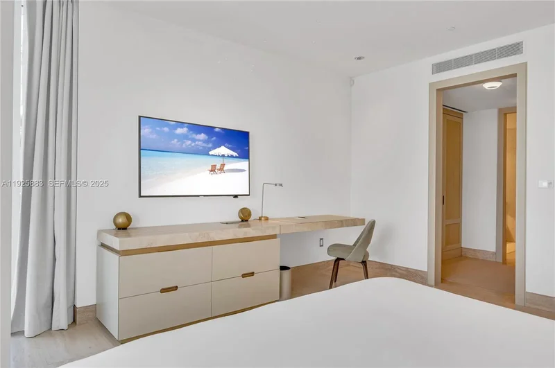9111 Collins Ave N-914, Bal Harbour, Florida, United States. - Photo 8