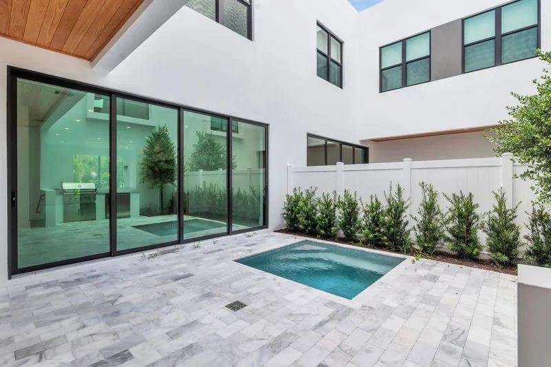 Dock Street, West Palm Beach, Florida, United States. - Photo 25