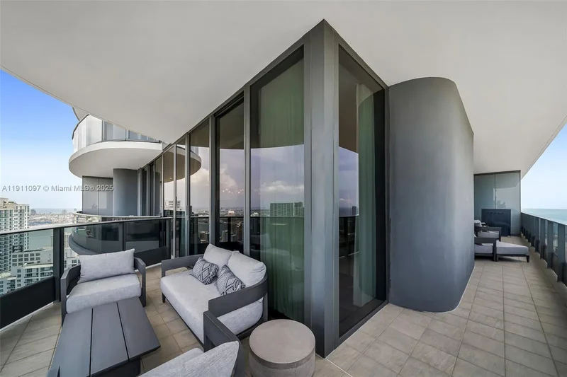 1000 Brickell Plz PH5807, Miami, Florida, United States. - Photo 8
