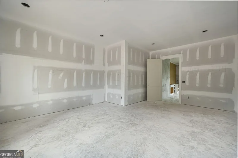Single Family Residence in Suwanee