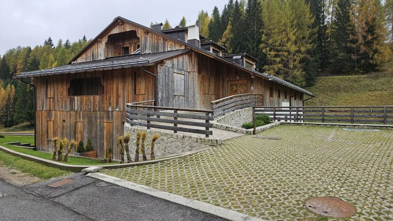 Strada Statale Alemagna, Cortina d'Ampezzo, Veneto, Italy. - Photo 16