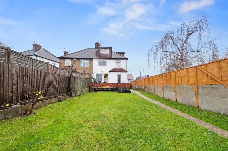 Peter Avenue, London, NW10, London, England, United Kingdom. - Photo 8