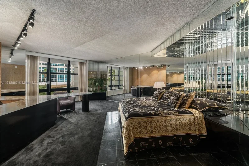 5500 Collins Ave 304, Miami Beach, Florida, United States. - Photo 16