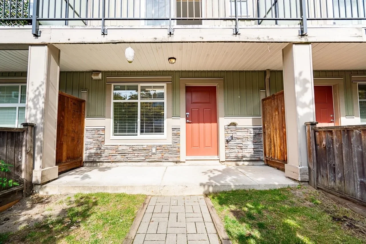 Exterior photo 7