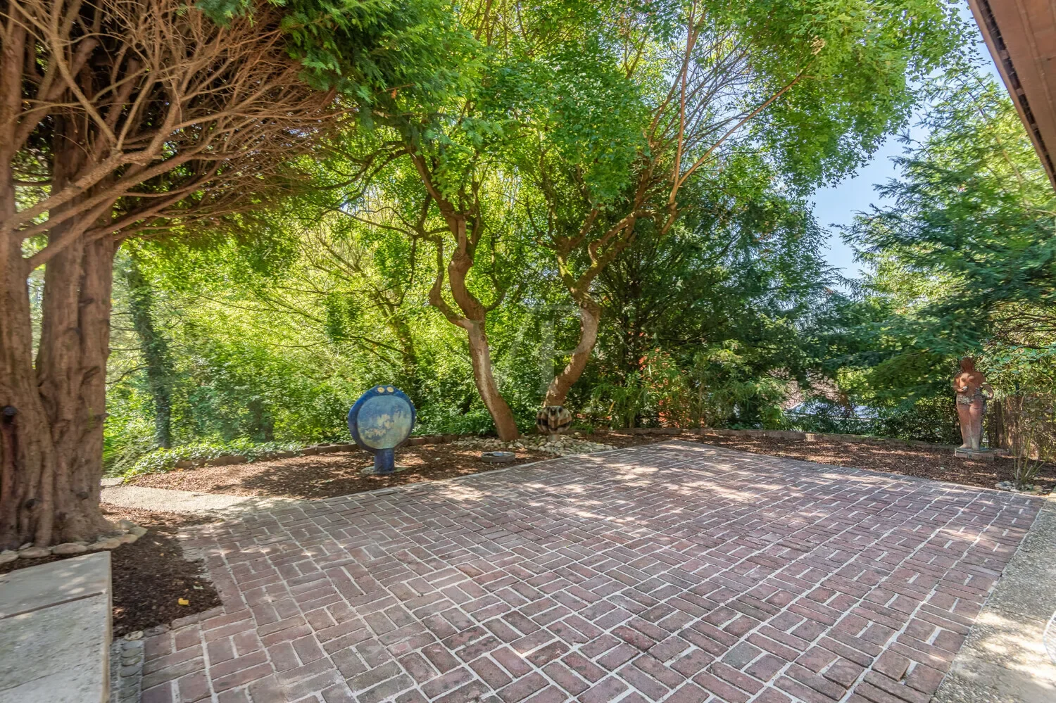 Gallery photo 6