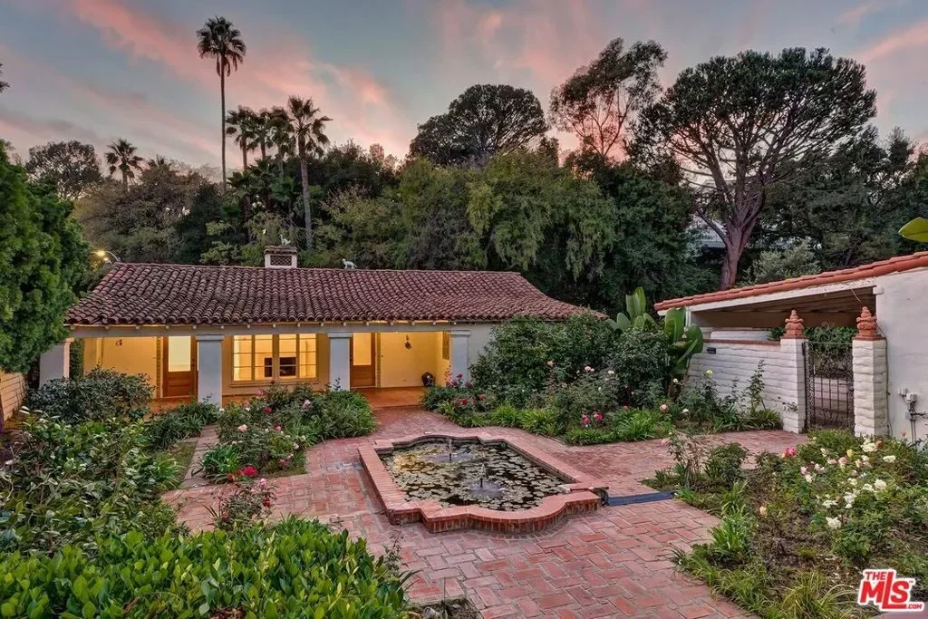 1017 Chevy Chase Drive, Beverly Hills, California, United States. - Photo 1