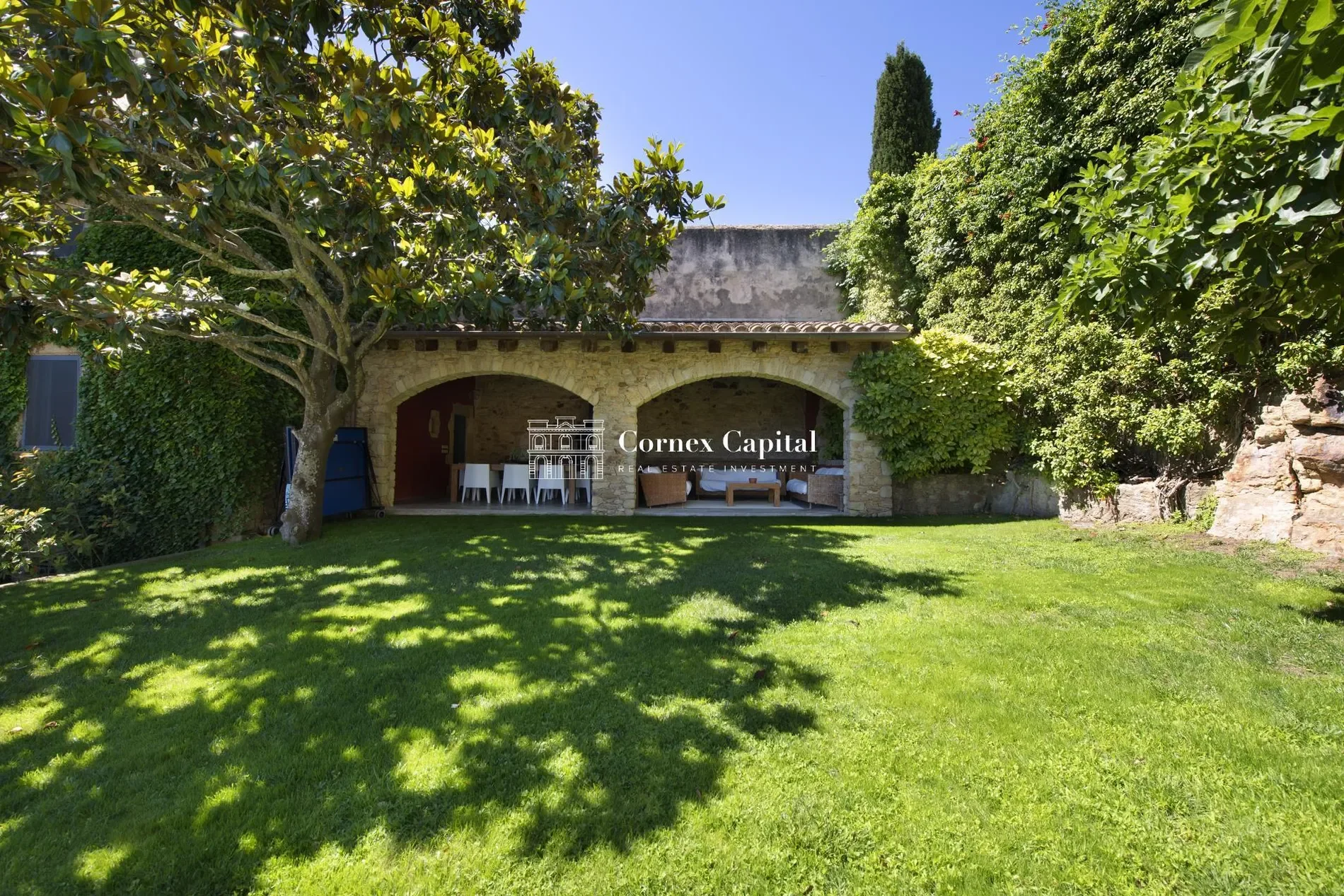 Exterior photo 9