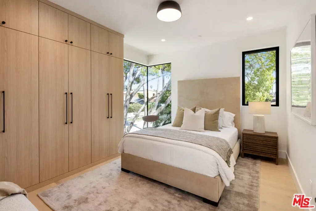 2115 Walnut Avenue, Los Angeles, California, United States. - Photo 15