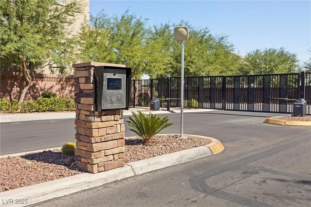8620 Grove Mill Court, Las Vegas, Nevada, United States. - Photo 39
