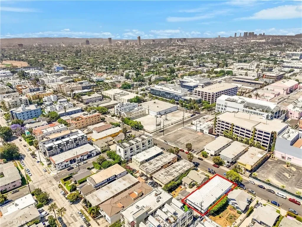 1026 N Hudson, Los Angeles, California, United States. - Photo 12