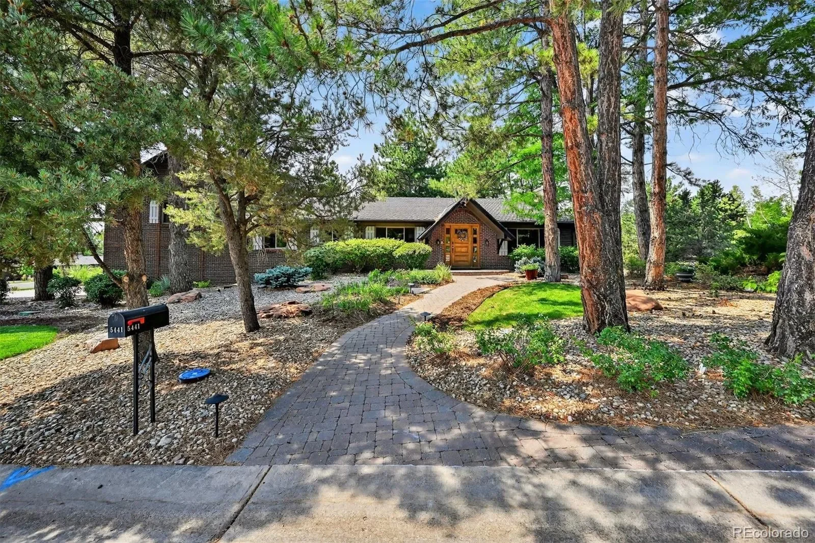 5441 S Clinton Court, Cherry Hills Village, Colorado, United States. - Hero Image
