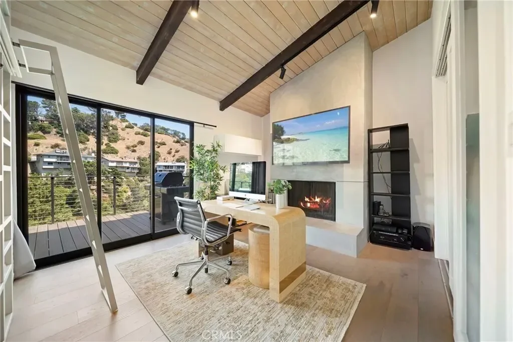 2522 Zorada Drive, Los Angeles, California, United States. - Photo 29