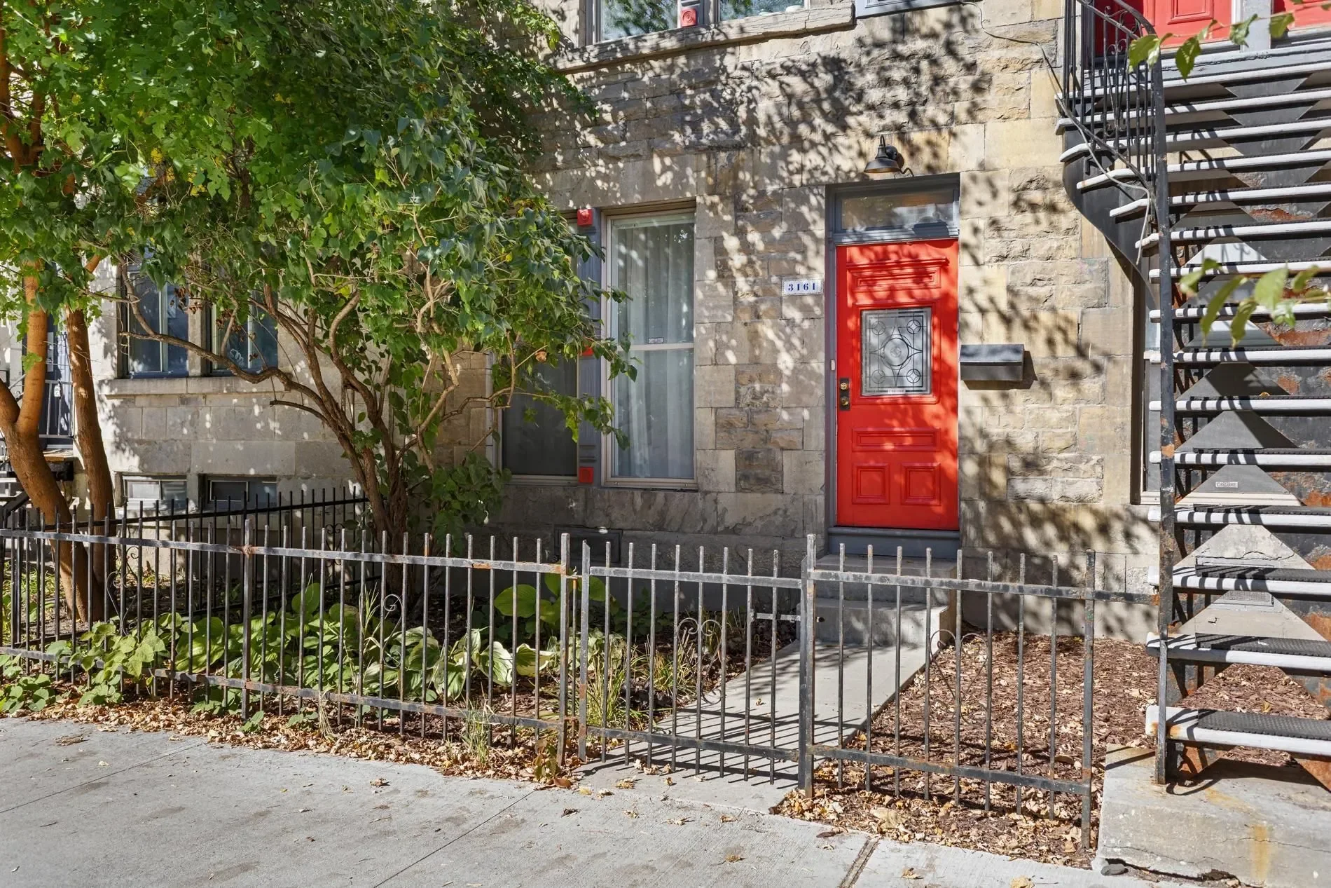 Exterior photo 2