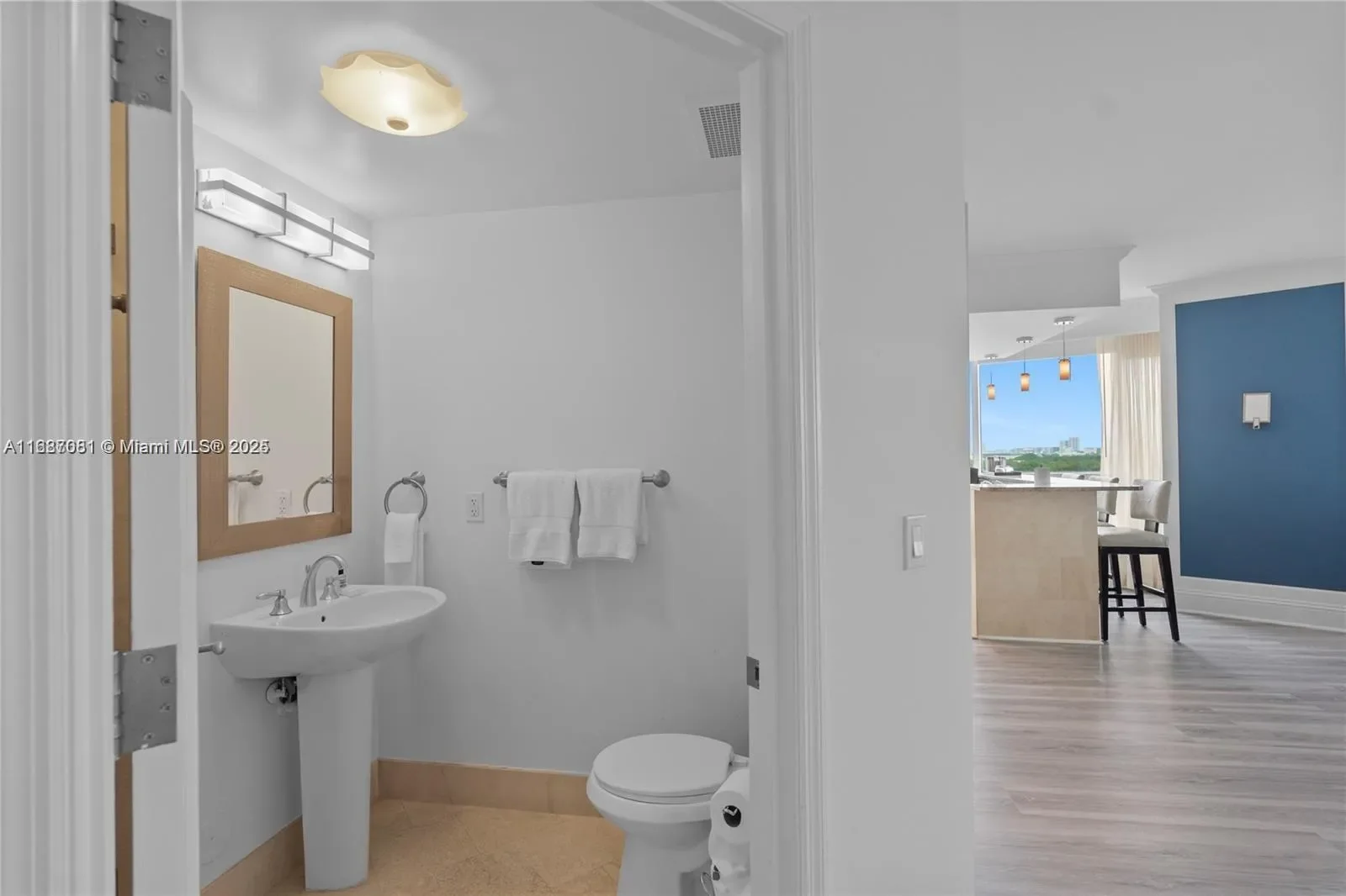 4401 COLLINS AV 1214, Miami Beach, Florida, United States. - Photo 22