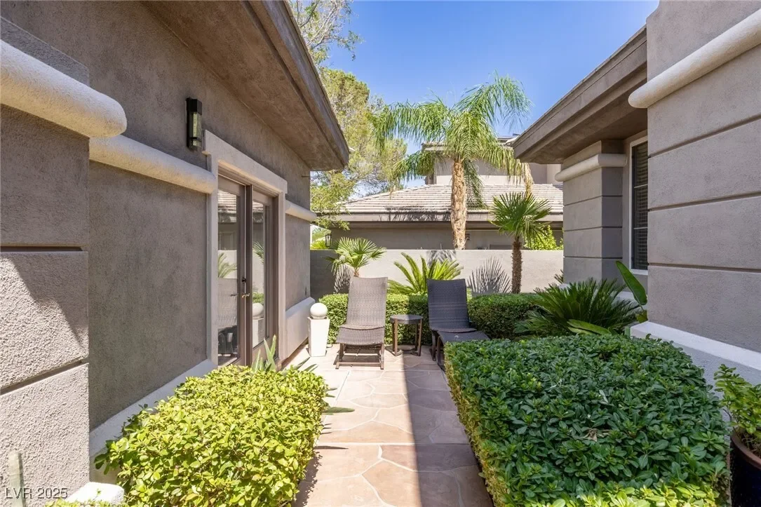 700 Pinnacle Heights Lane, Las Vegas, Nevada, United States. - Photo 4