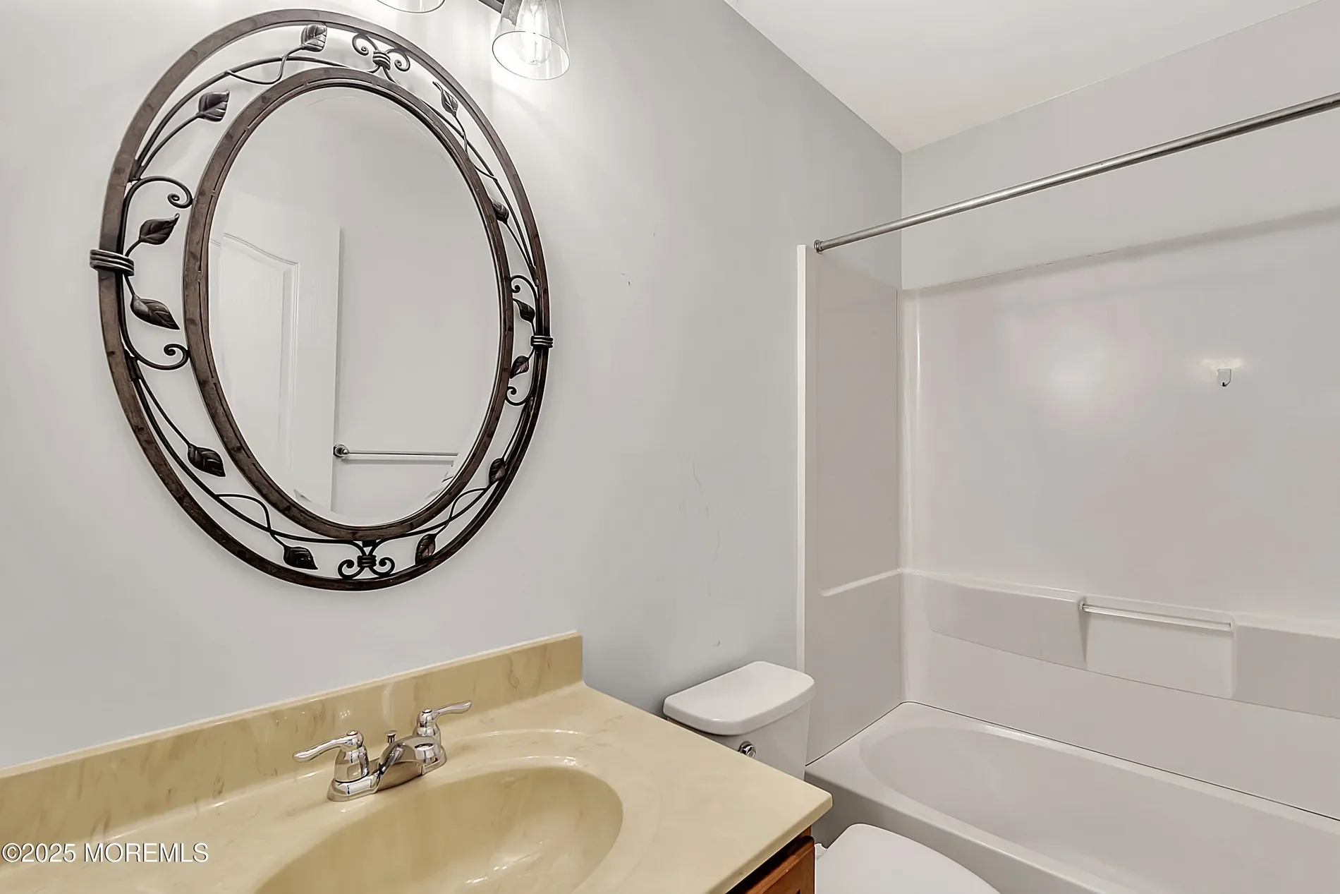 4 Christopher Drive, Howell, NJ 07731, Howell Township, New Jersey, United States. - Photo 27