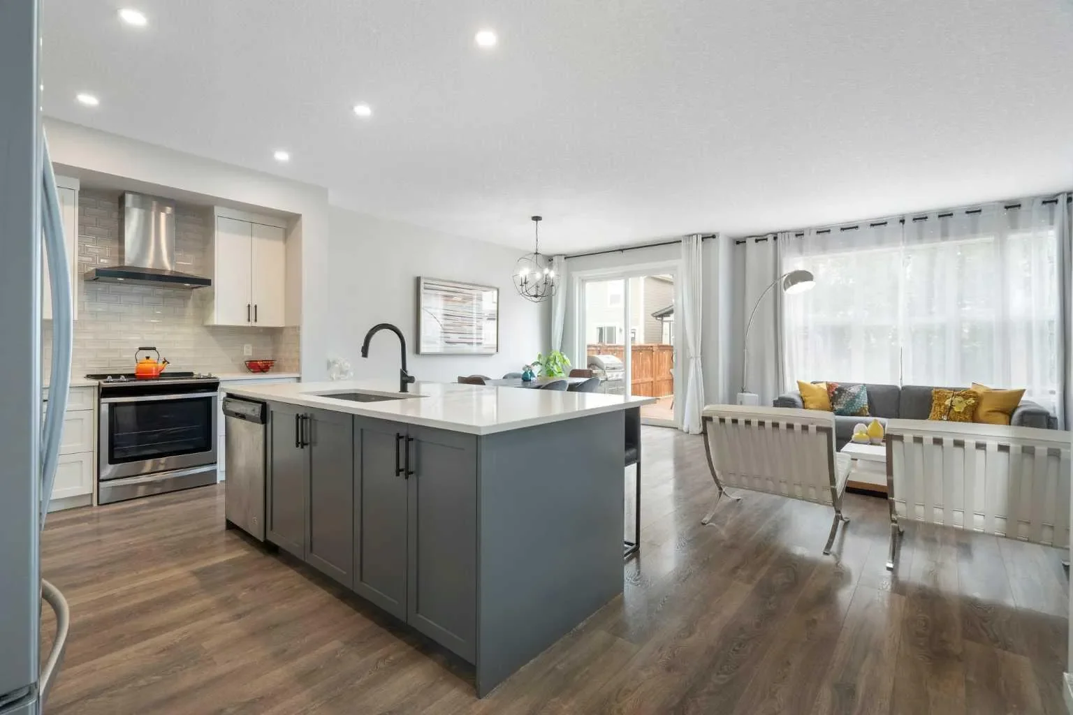 68 Masters Street SE, Calgary, Alberta, Canada. - Photo 12