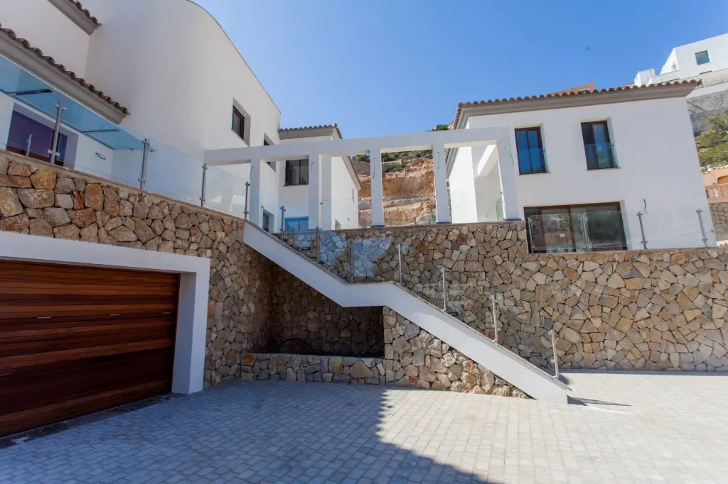 Exterior photo 4