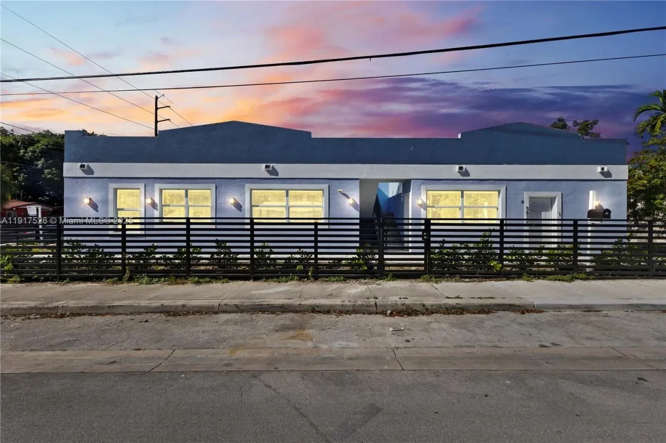 Exterior photo 5