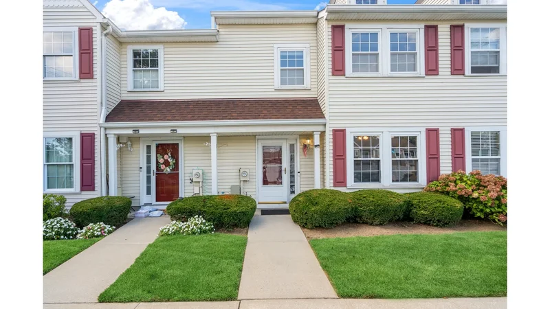 37 Stratford Green, West Babylon, New York, United States. - Photo 21