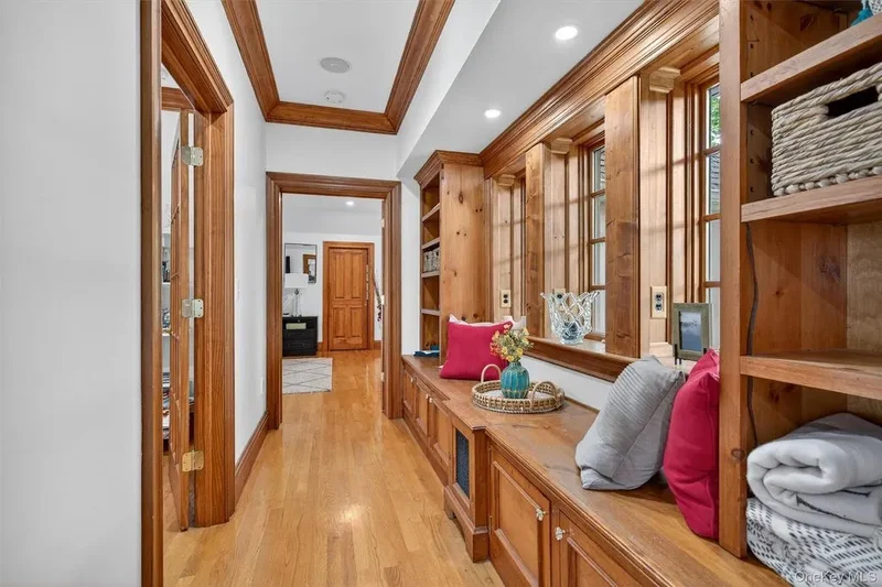 10 Greenwich Avenue, Central Valley, NY, 10917, USA, Woodbury, New York, United States. - Photo 20