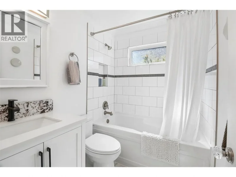 1060 Pleasant Street, Kamloops, British Columbia, Canada. - Photo 5