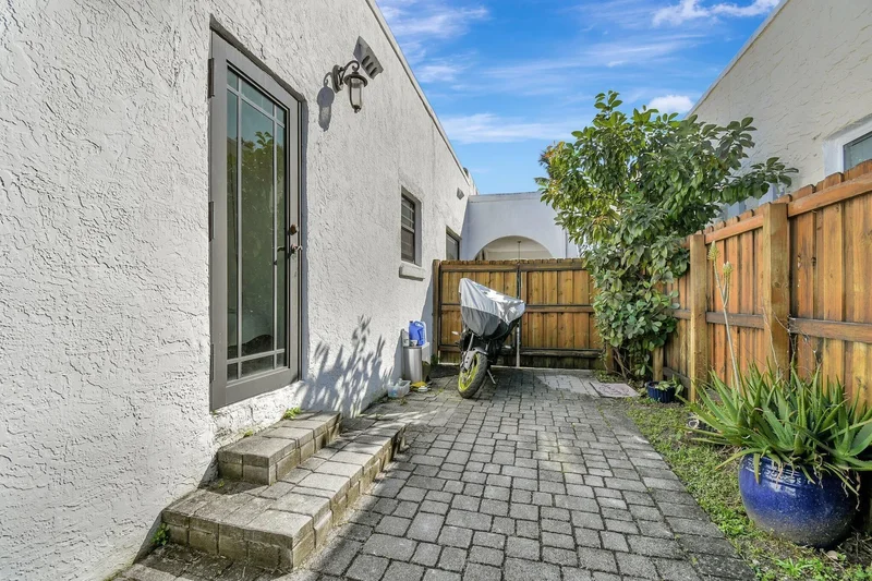 1513 Adams Street, Hollywood, FL 33020, Hollywood, Florida, United States. - Photo 20