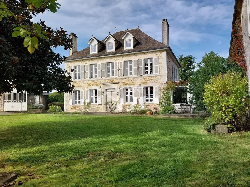 Bénéjacq House