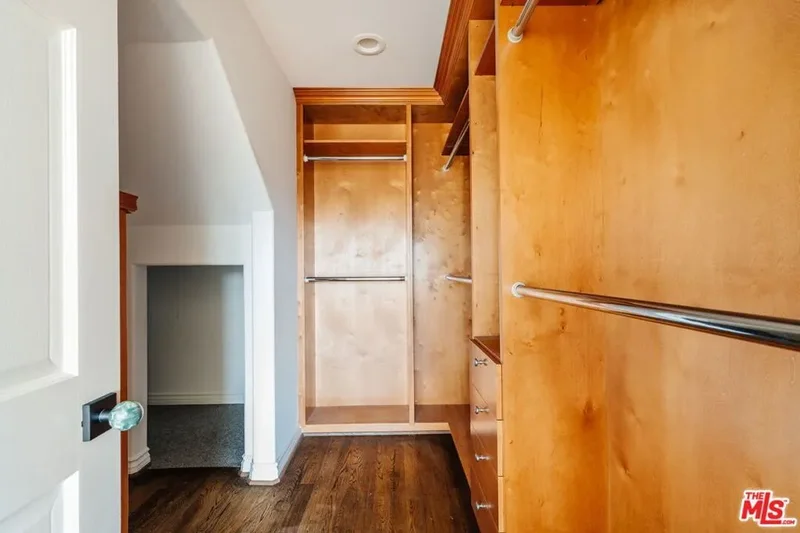 1541 Silverwood Terrace, Los Angeles, California, United States. - Photo 16