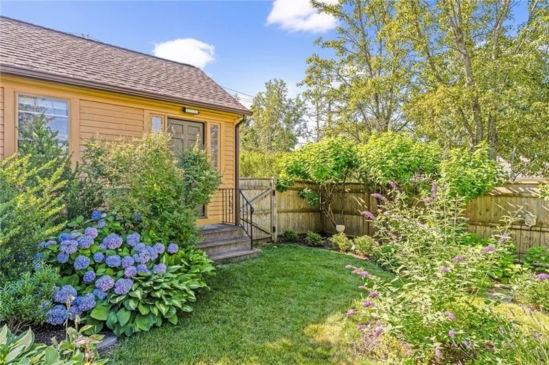 603 East Avenue , Pawtucket, RI 02860, Pawtucket, Rhode Island, United States. - Photo 42